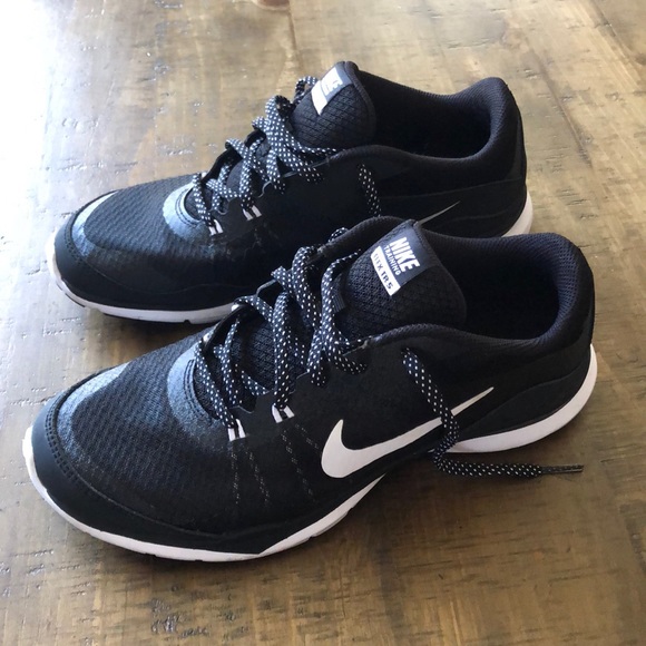 Nike Shoes - Women’s Nike Flex TR 5 Sneaker Size 8.5